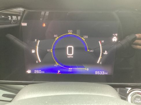 Used 2024 Chevrolet Trax ACTIV w/ Sunroof Package image 23