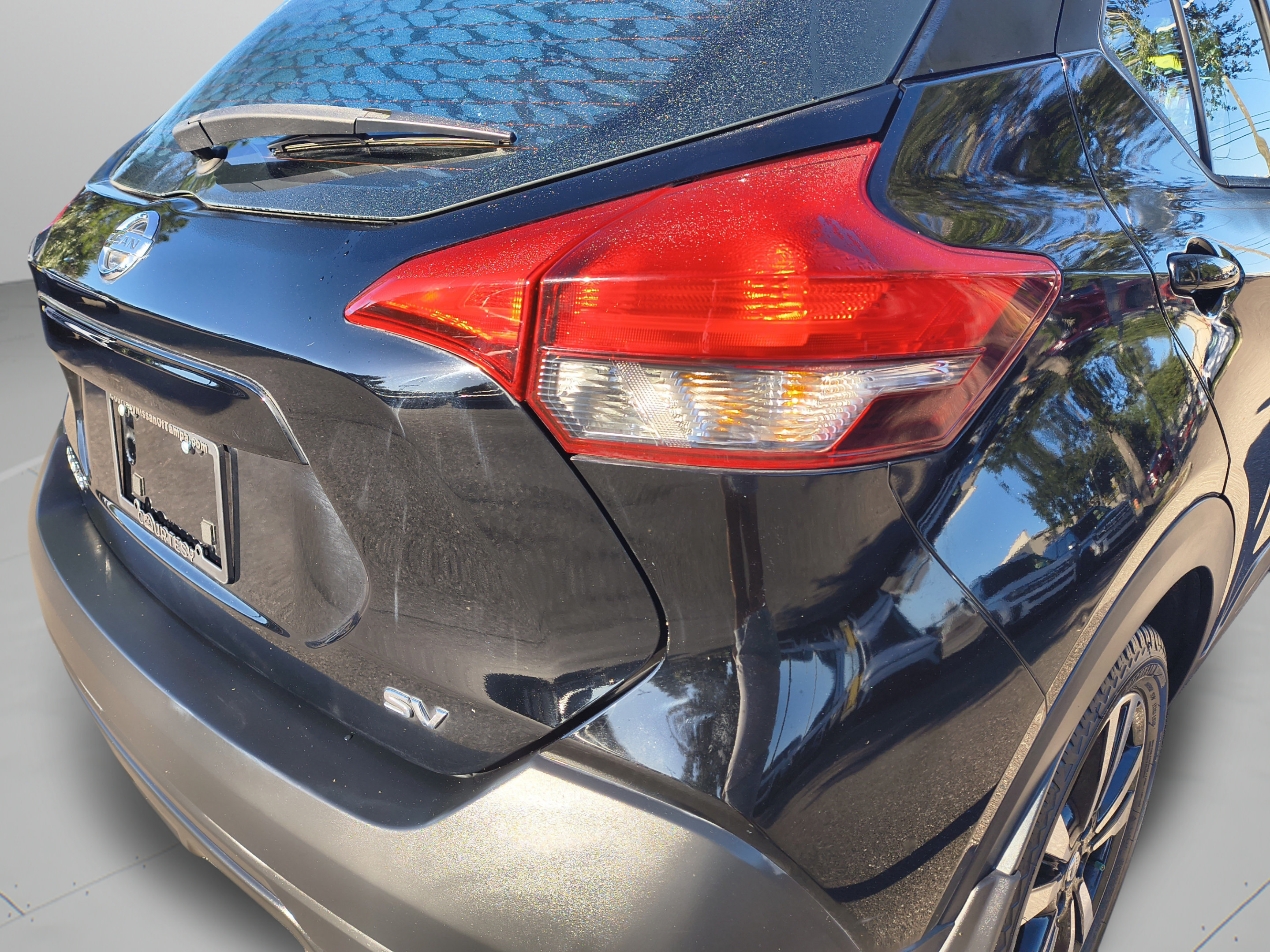 Certified 2018 Nissan Kicks SV FWD image 31