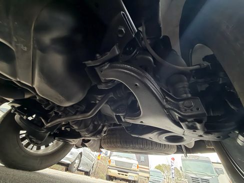 Used 2021 Nissan Armada SL w/ Captain's Chairs Package image 53