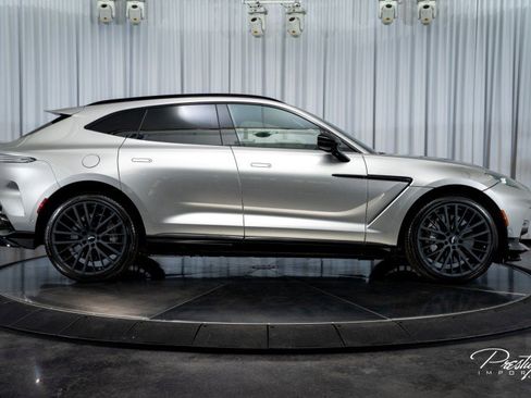 Used 2025 Aston Martin DBX 707 image 20