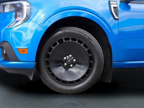 Used 2025 Ford Maverick Lobo image 4