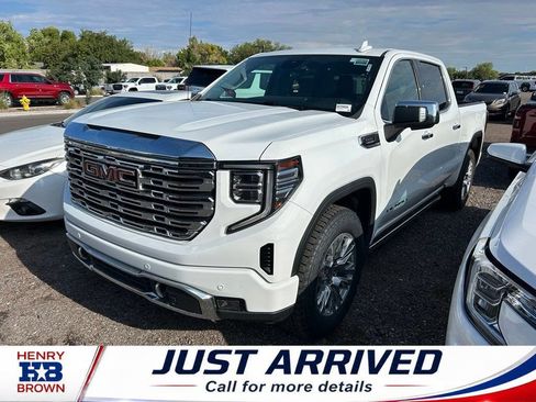 Used 2023 GMC Sierra 1500 Denali w/ Technology Package AWD/4WD image 1