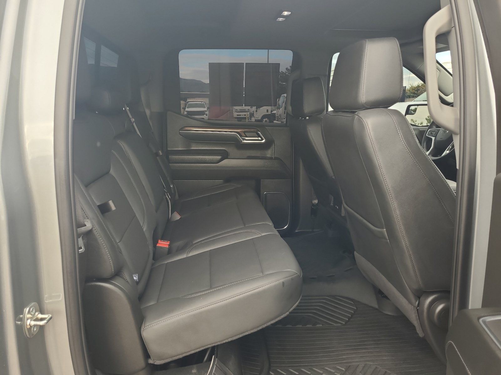 Used 2025 Chevrolet Silverado 1500 LT Trail Boss w/ Convenience Package II AWD/4WD image 28