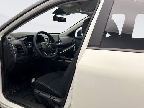 Used 2026 Nissan Rogue S image 10