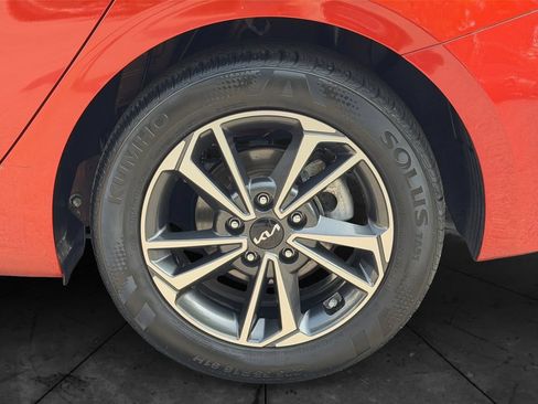 Certified 2024 Kia Forte LXS FWD image 28