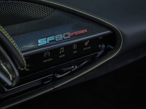 Used 2024 Ferrari SF90 Spider image 31