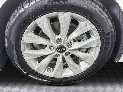 Used 2018 Kia Optima S image 29