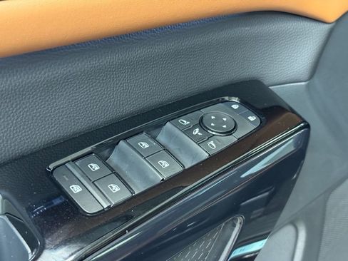 New 2026 Nissan Pathfinder Platinum image 10