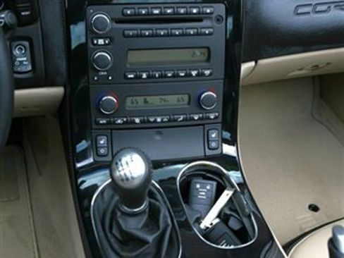 Used 2008 Chevrolet Corvette Coupe w/ Preferred Equipment Group RWD image 28