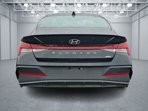 Certified 2025 Hyundai Elantra SEL image 5
