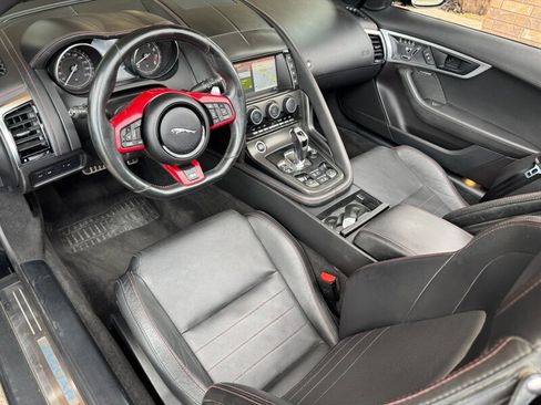 Used 2018 Jaguar F-TYPE R image 2