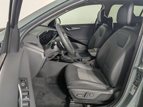 New 2026 Kia Niro EX image 12