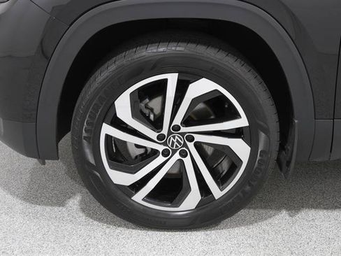 Used 2023 Volkswagen Atlas Cross Sport SEL image 21