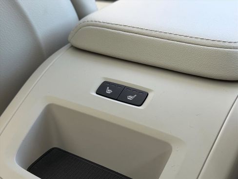 Used 2023 Volvo XC60 T8 Ultimate w/ Climate Package image 14