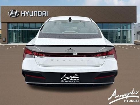 Certified 2025 Hyundai Elantra Sport image 4