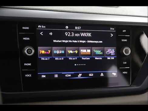 Certified 2023 Volkswagen Taos SE w/ Panoramic Sunroof Package AWD/4WD image 10