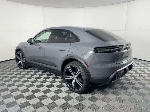 New 2026 Porsche Macan Electric RWD image 3