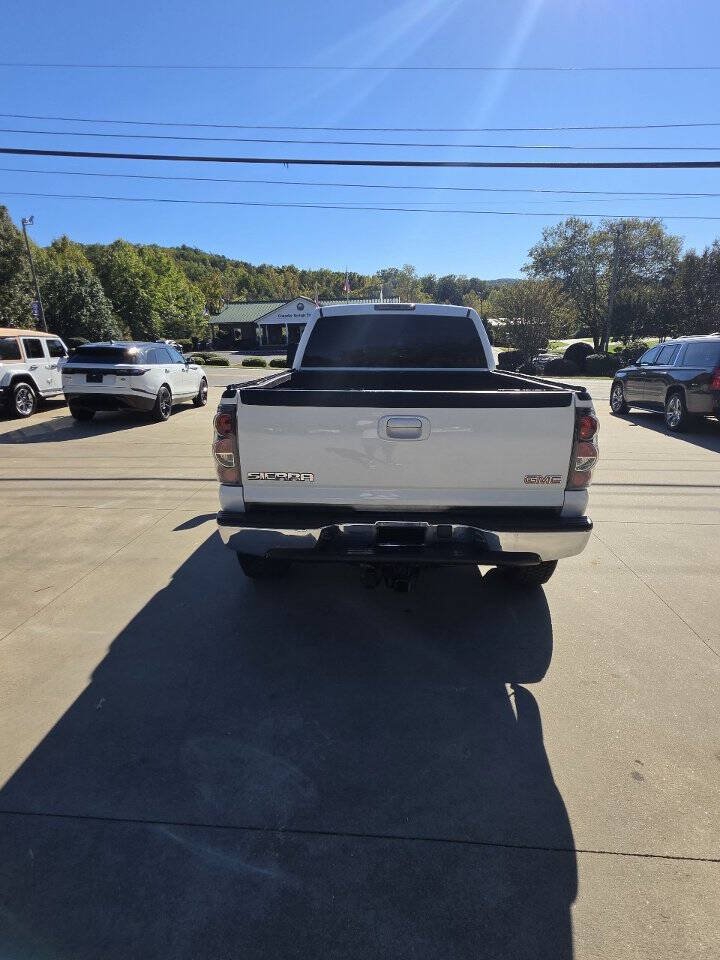 Used 2007 GMC Sierra 2500 SLT w/ Heavy-Duty Power Package AWD/4WD image 5