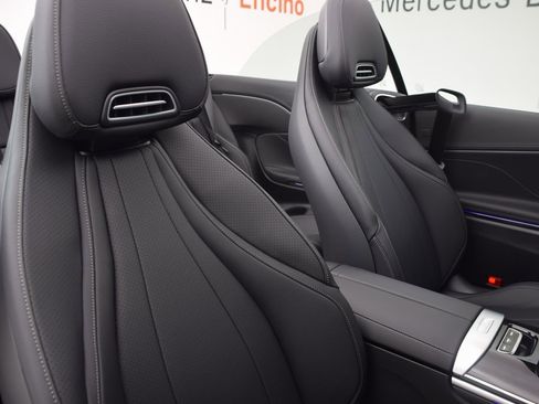 New 2025 Mercedes-Benz CLE 300 4MATIC Cabriolet image 17
