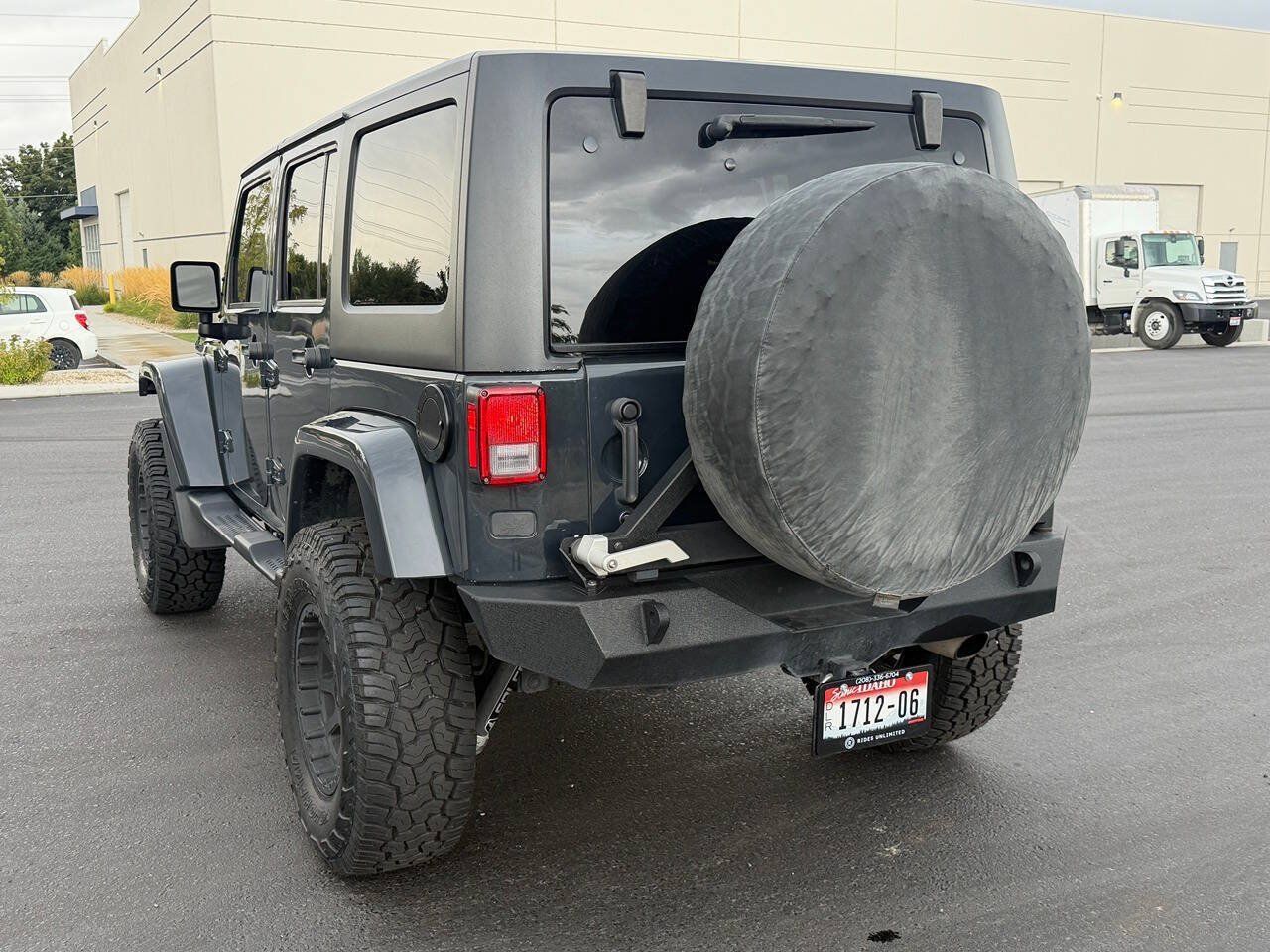 Used 2018 Jeep Wrangler Unlimited Sahara w/ Connectivity Group AWD/4WD image 11