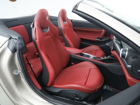 Certified 2023 Ferrari Portofino M image 23