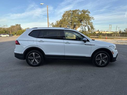 Used 2024 Volkswagen Tiguan SE image 7