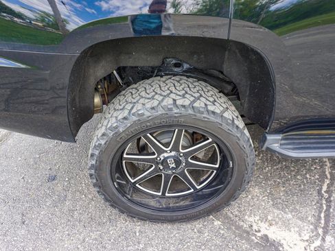 Used 2015 Chevrolet Tahoe LT AWD/4WD image 37