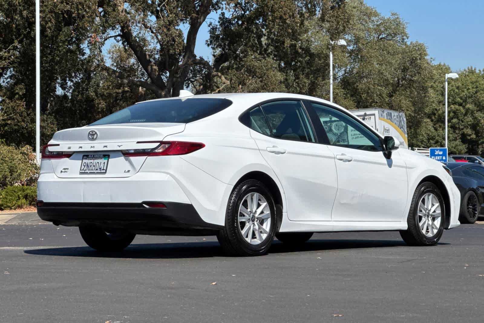 Used 2025 Toyota Camry LE AWD/4WD image 2