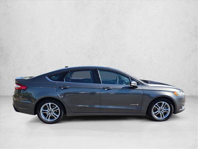 Used 2016 Ford Fusion SE FWD image 4