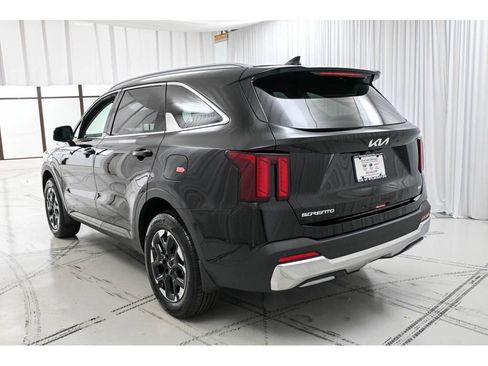 New 2026 Kia Sorento S image 5