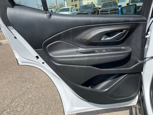 Used 2022 GMC Terrain SLT w/ LPO, 'HIT The Road' Package image 18