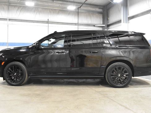Used 2022 Cadillac Escalade ESV Sport w/ Touring Package AWD/4WD image 22