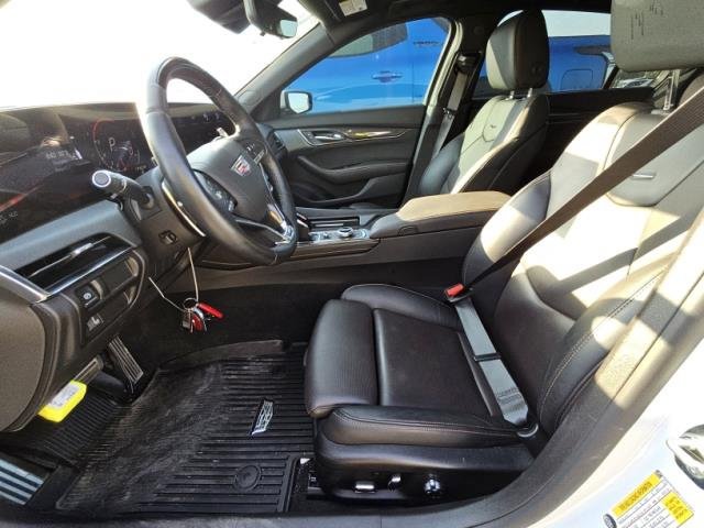 Used 2025 Cadillac CT5 V w/ Technology Package RWD image 6