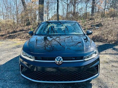 Used 2025 Volkswagen Jetta SE image 6