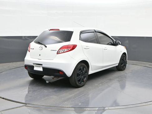 Used 2013 MAZDA MAZDA2 Sport FWD image 10