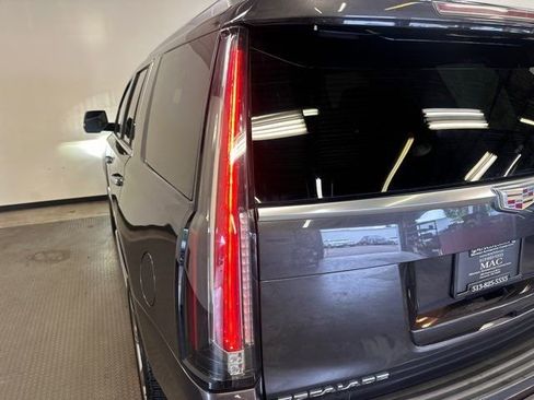 Used 2016 Cadillac Escalade Luxury image 10