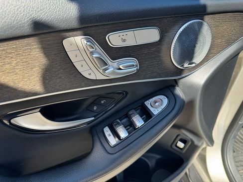 Used 2020 Mercedes-Benz GLC 300 4MATIC image 26