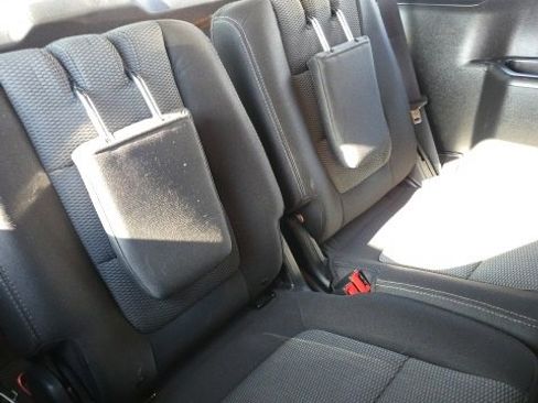 Used 2017 Ford Explorer XLT image 32