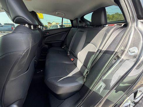 Used 2017 Toyota Prius Four w/ Advanced Technology Package FWD image 12