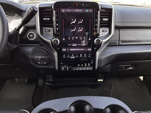 Used 2026 RAM 2500 Laramie AWD/4WD image 19