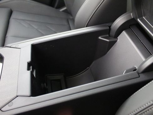 Used 2025 BMW X3 xDrive30i w/ Premium Package image 29