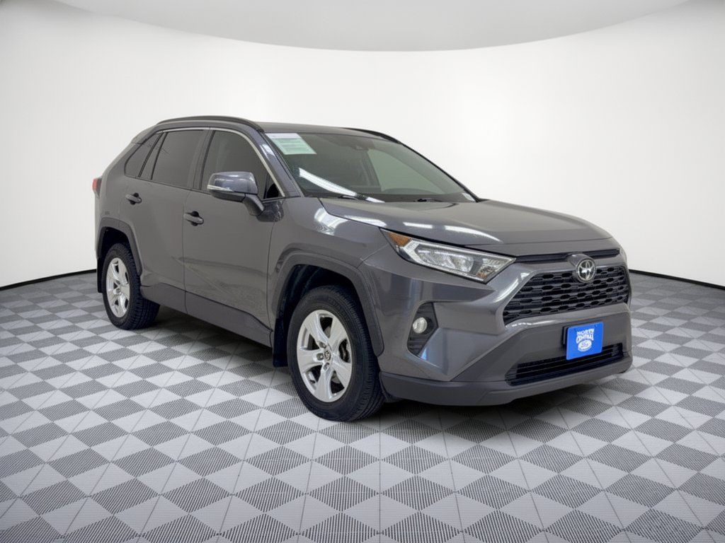 Used 2021 Toyota RAV4 XLE w/ Convenience Package FWD image 7
