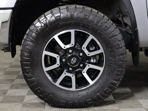 Used 2021 Toyota Tundra SR5 w/ TRD Off-Road Package AWD/4WD image 18