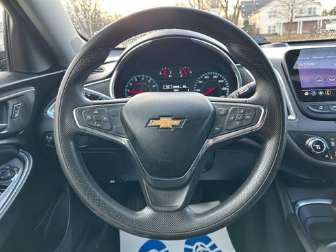 Used 2020 Chevrolet Malibu LT FWD image 22