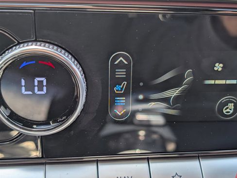 Used 2025 Genesis GV70 3.5T Sport image 28