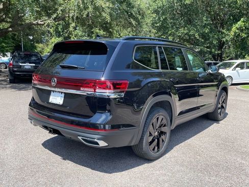 Used 2026 Volkswagen Atlas SE w/ Panoramic Sunroof Package FWD image 3