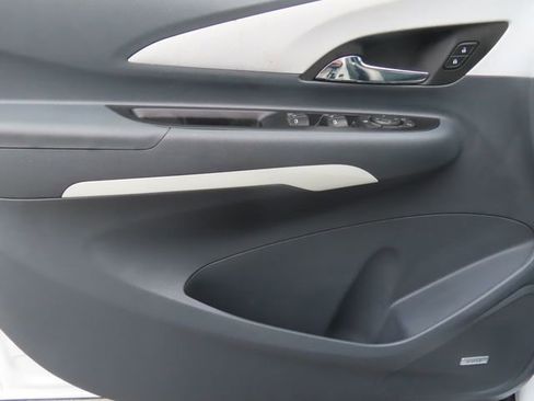 Used 2017 Chevrolet Bolt Premier w/ Driver Confidence II Package image 11