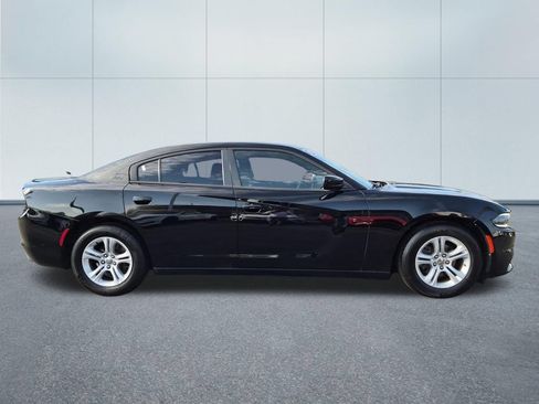 Used 2015 Dodge Charger SE w/ Power Sunroof Group RWD image 7