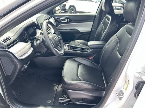 Used 2025 Jeep Compass Limited AWD/4WD image 27