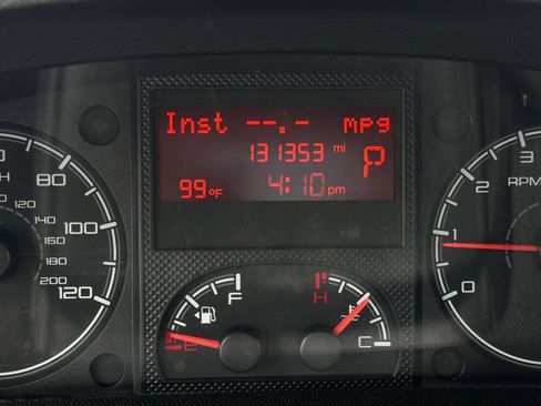 Used 2020 RAM ProMaster 2500 w/ Premium Appearance Group FWD image 9